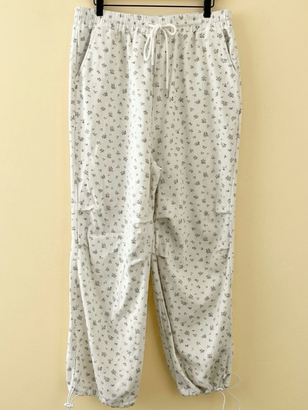 New In Ditsy Floral Print Baggy Cargo Parachute Pants Drawstring Cinch Hem